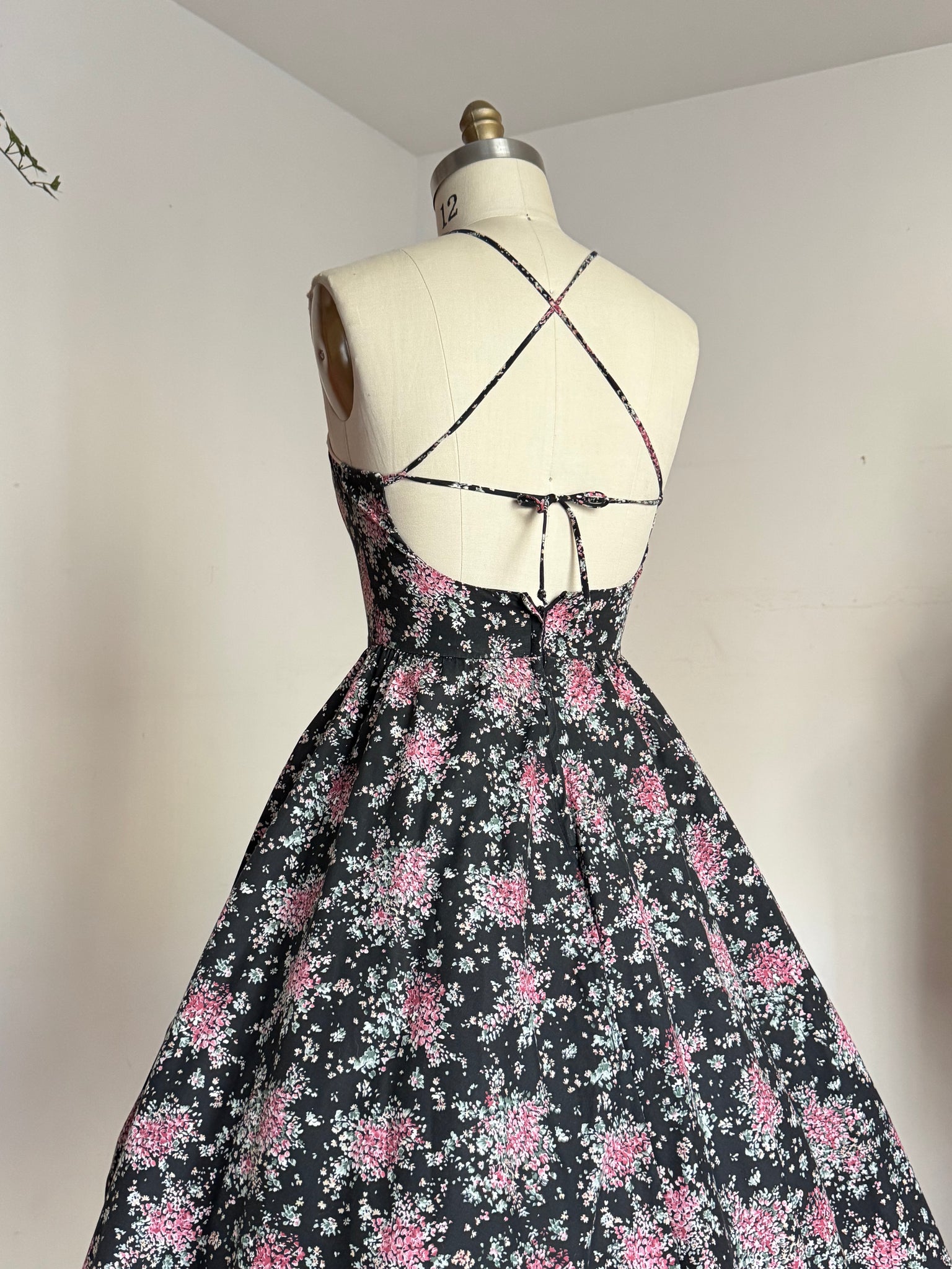 vintage 1970s does 50s floral sun dress {s/m} – Trunk of Dresses vintage 1970s does 50s floral sun dress {s/m} – Trunk of Dresses