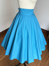 Load image into Gallery viewer, vintage 1950s blue cotton circle skirt {xs}