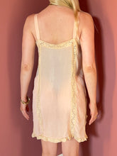 Load image into Gallery viewer, vintage 1920s slip lingerie {s/m}