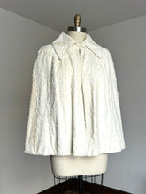 Load image into Gallery viewer, vintage 1940s faux fur cape