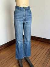 Load image into Gallery viewer, vintage 1970s Lee denim jeans 28/29W