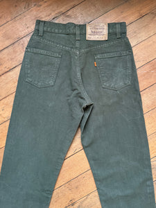 vintage 1990s green LEVIS 550s 28"W
