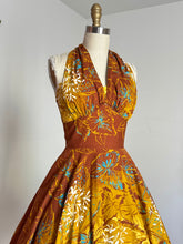 Load image into Gallery viewer, vintage 1950s Kamehameha sun dress {s}