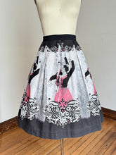 Load image into Gallery viewer, vintage 1950s Flamenco dancers border print skirt {32&quot;W}