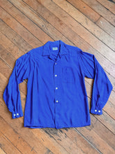 Load image into Gallery viewer, vintage 1950s blue long sleeve rayon shirt