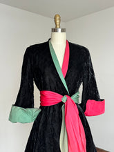 Load image into Gallery viewer, vintage 1940s black velvet robe {xs}