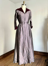 Load image into Gallery viewer, vintage 1950s front zip purple dress {s}