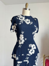 Load image into Gallery viewer, vintage 1940s novelty butterflies &amp; flowers rayon dress {s}