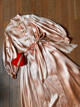 Load image into Gallery viewer, vintage 1940s pink satin dressing gown {s}