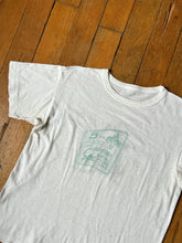 Load image into Gallery viewer, vintage 1967 boy scouts Jamboree t-shirt with a SKUNK