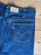 Load image into Gallery viewer, vintage 1970s LEVIS denim jeans for someone TALL 30&quot;W