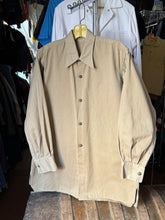 Load image into Gallery viewer, vintage 1940s khaki work shirt