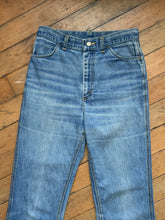 Load image into Gallery viewer, vintage 1970s Lee denim jeans 28/29W