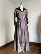 Load image into Gallery viewer, vintage 1950s front zip purple dress {s}