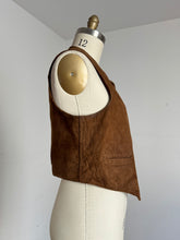 Load image into Gallery viewer, vintage 1940s leather vest {m}