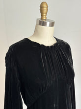 Load image into Gallery viewer, vintage 1930s black velvet gown {s/m}