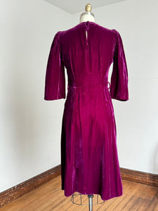 vintage 1940s velvet dress {s}