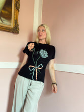 Load image into Gallery viewer, vintage 1940s floral knit top {xs-L}