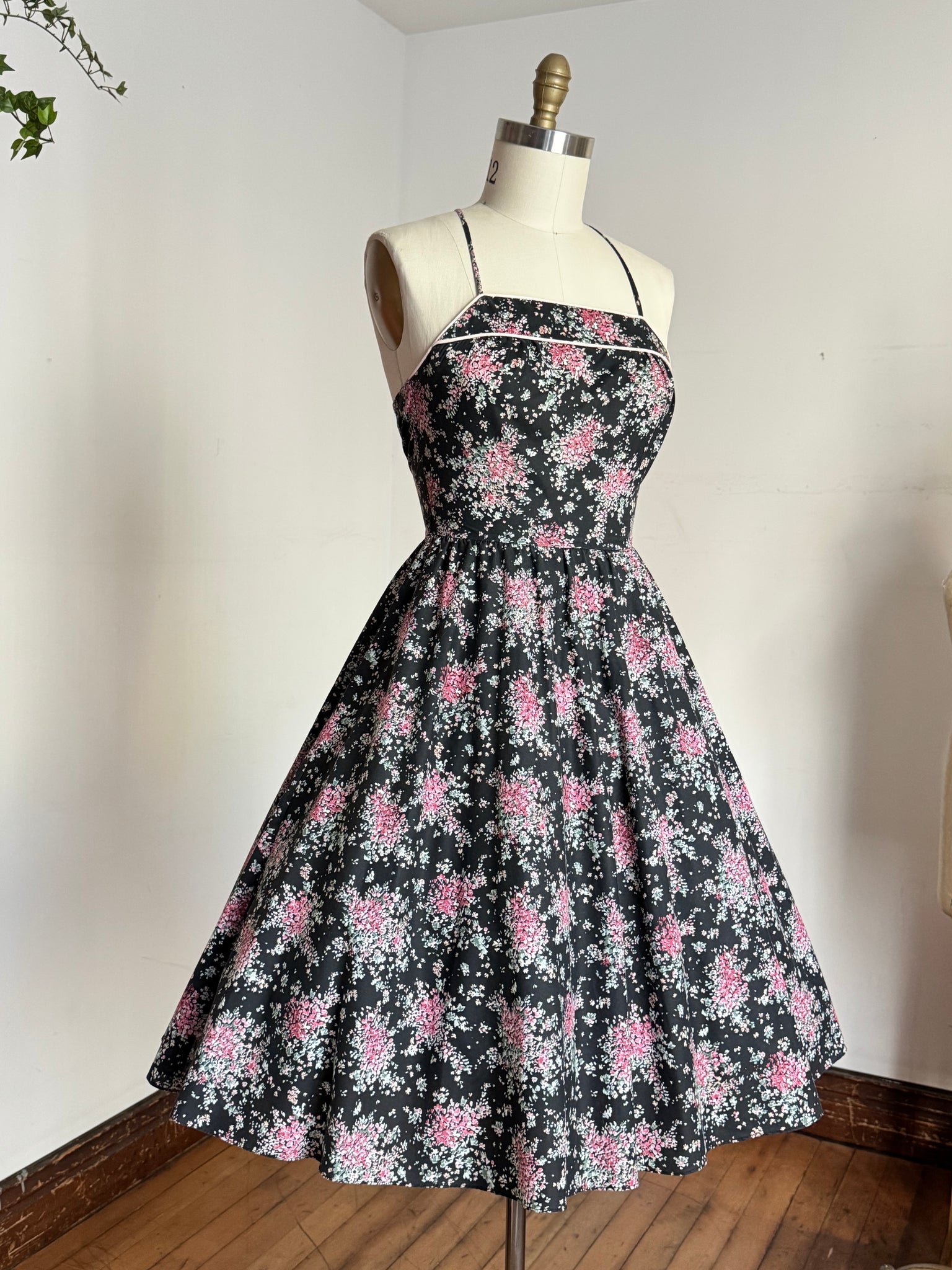vintage 1970s does 50s floral sun dress {s/m} – Trunk of Dresses vintage 1970s does 50s floral sun dress {s/m} – Trunk of Dresses