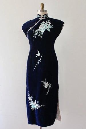 vintage 1940s blue velvet Cheongsam dress