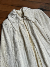 Load image into Gallery viewer, vintage 1940s faux fur cape