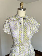 Load image into Gallery viewer, vintage 1940s rayon dress {m}