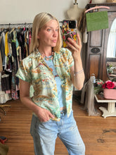 Load image into Gallery viewer, vintage 1950s 60s juniors Hawaiian shirt