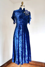 Load image into Gallery viewer, vintage 1930s blue velvet dress {xs}