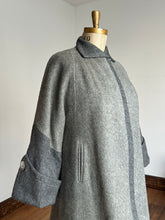 Load image into Gallery viewer, vintage 1950s grey two-tone coat {up to XL}