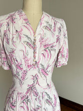 Load image into Gallery viewer, vintage 1940s novelty pink rayon dress {xs/s}