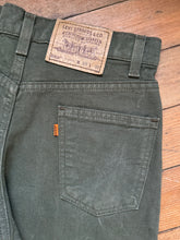 Load image into Gallery viewer, vintage 1990s green LEVIS 550s 28&quot;W