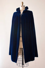 Load image into Gallery viewer, vintage 1920s blue velvet cape