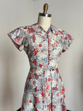 Load image into Gallery viewer, vintage 1950s novelty people print dress {m}