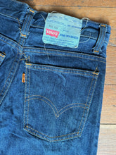 Load image into Gallery viewer, NOS vintage 1970s LEVIS wide leg jeans - JUNIORS