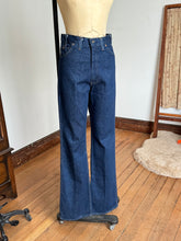 Load image into Gallery viewer, vintage 1970s LEVIS denim jeans for someone TALL 30&quot;W