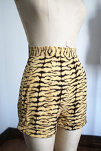 Load image into Gallery viewer, vintage 1950s tiger corduroy shorts {xs}