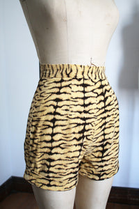 vintage 1950s tiger corduroy shorts {xs}