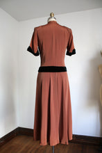 Load image into Gallery viewer, vintage 1940s brown rayon dress {s}