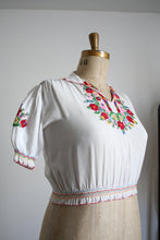 Load image into Gallery viewer, vintage 1940s embroidered blouse {M/L}