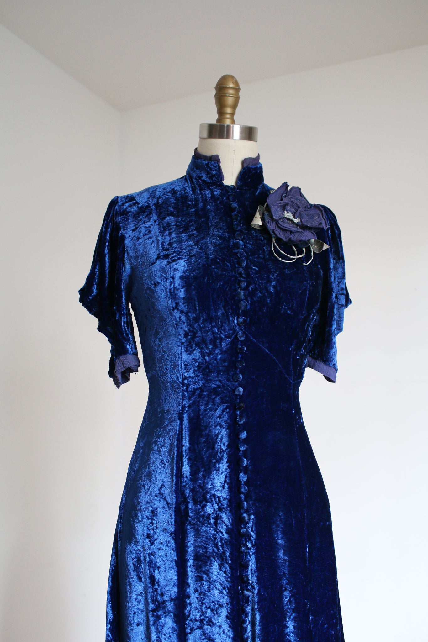 vintage 1930s blue velvet dress {xs} Trunk of Dresses vintage 1930s blue velvet dress {xs} Trunk of Dresses