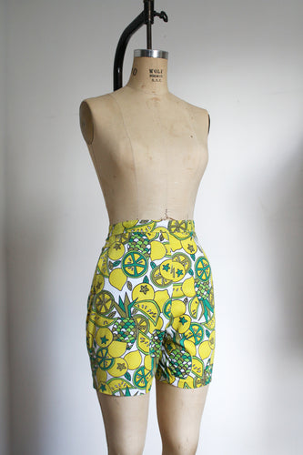 vintage 1960s novelty oranges shorts {xs}