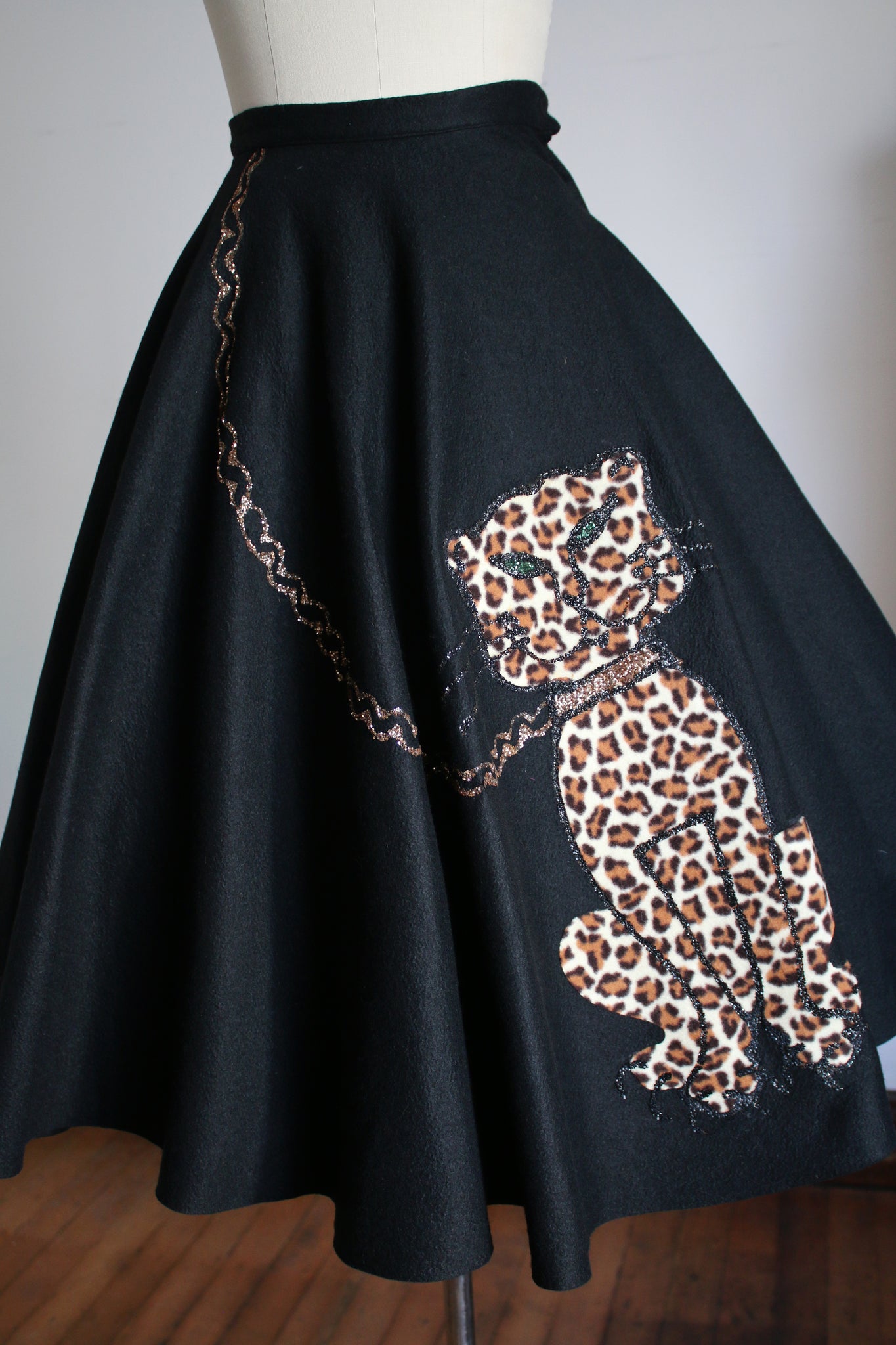 vintage 1950s leopard circle skirt {xxs} – Trunk of Dresses