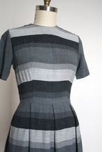 Load image into Gallery viewer, vintage 1940s monochromatic dress {s}
