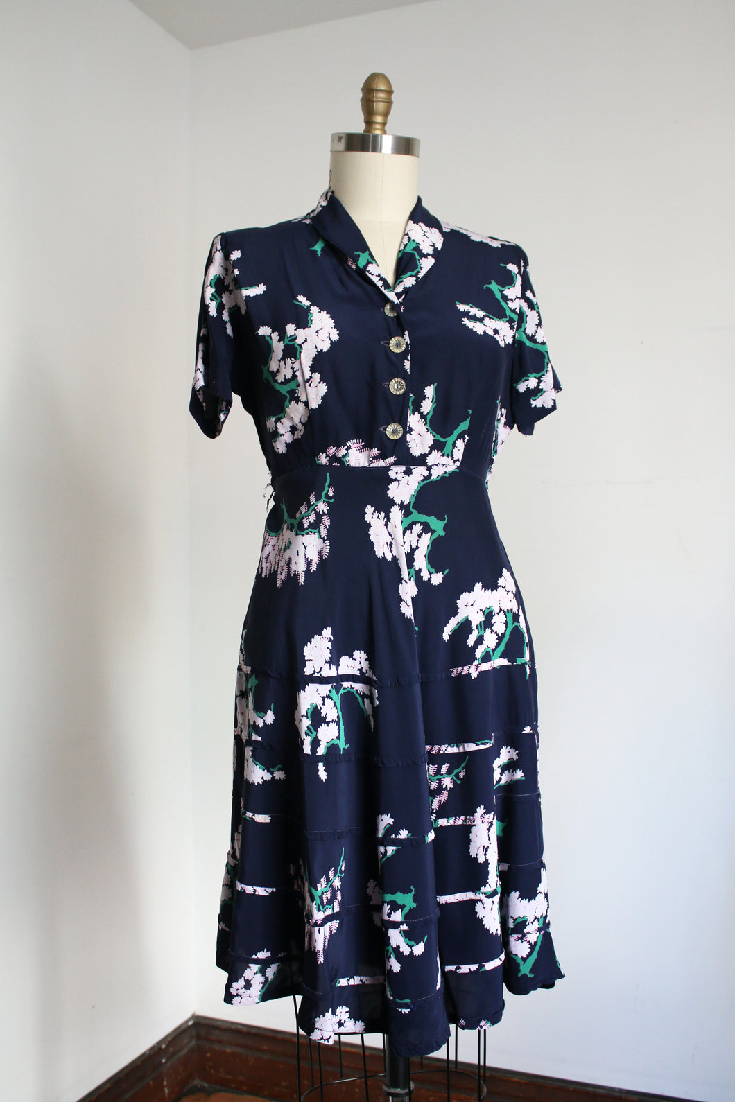 vintage 1940s floral rayon dress {L}