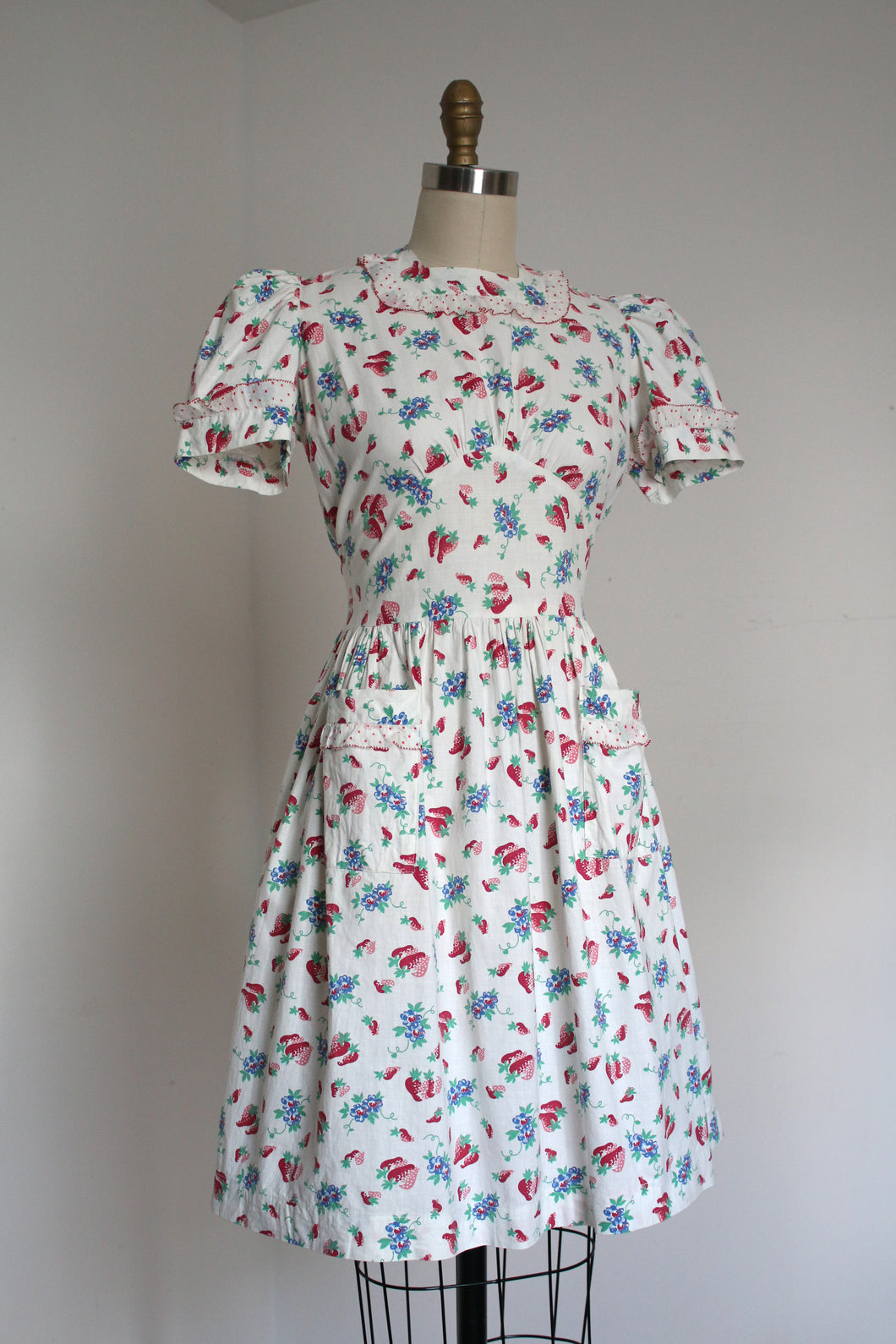 vintage 1930s strawberry dress {s}