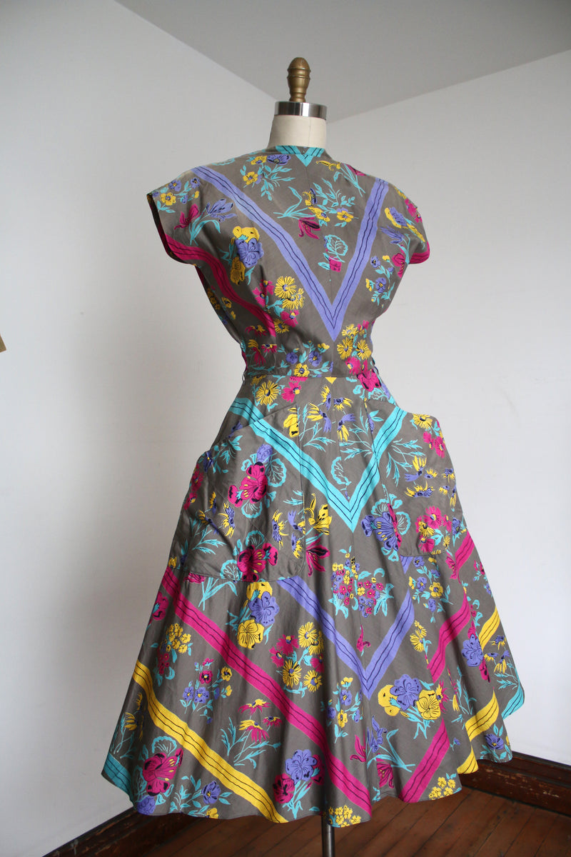 vintage 1950s floral sun dress {xs} – Trunk of Dresses