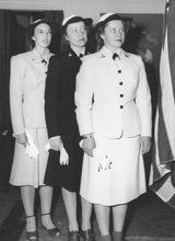 Load image into Gallery viewer, vintage 1940s WWII Women’s Naval WAVES button up blouse {s}
