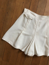 Load image into Gallery viewer, vintage 1930s 40s white shorts