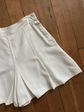 Load image into Gallery viewer, vintage 1930s 40s white shorts