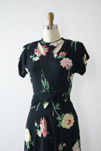Load image into Gallery viewer, vintage 1940s floral rayon dress